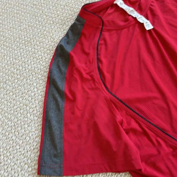 Lululemon men’s athletic shirt - Picture 3 of 4